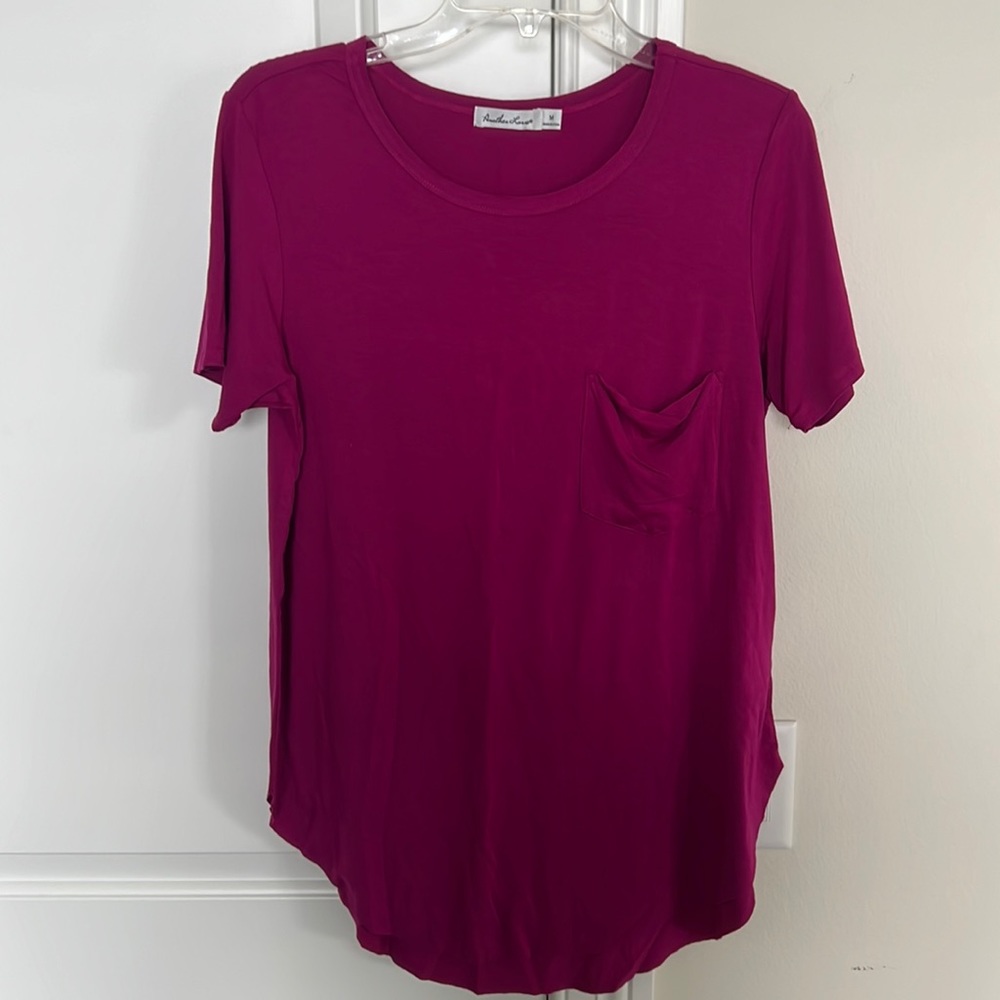 NWOT Super Soft T-shirt